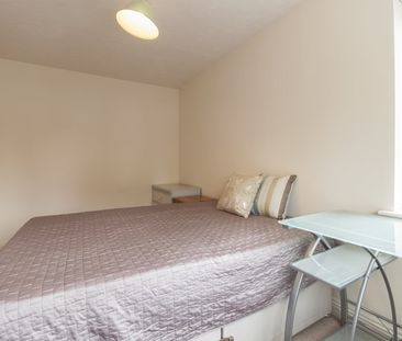 Demesne Furze Headington OX3 - Photo 1