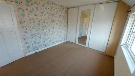 3 Bedroom House to Rent in Almond Road, Kettering. Northants, NN16 - Photo 4