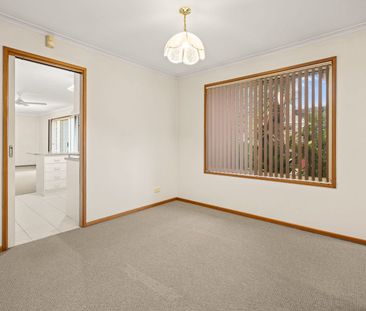 Spacious Family Home with Multiple Living Areas & Outdoor Entertaining - Photo 3