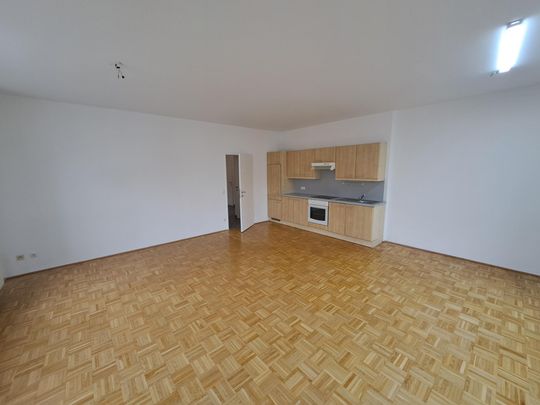 Toller Ausblick! ...direkt auf die Ringstraße! - Photo 1