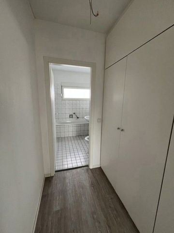 Perfekt: günstige 3-Zimmer-Wohnung - Foto 3