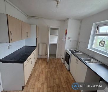 3 bedroom flat to rent - Photo 1