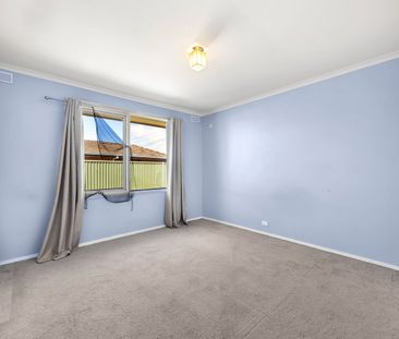 This well-presented 3-bedroom home is ideally located in the heart ... - Photo 5