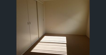 Great, family home in quiet cul-de-sac position. - Photo 3