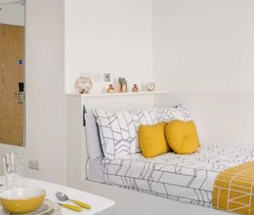 Studio Silver - Accessible - Photo 5