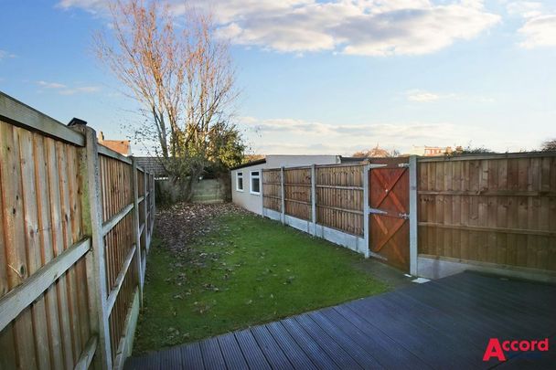 3 bedroom semi-detached house to rent - Photo 1