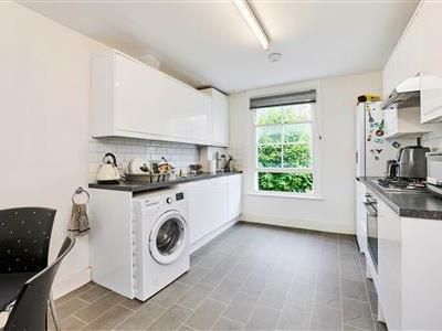 Fontarabia Road, SW11 - Photo 3