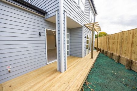 Brand New Designer Quality Home - Photo 5