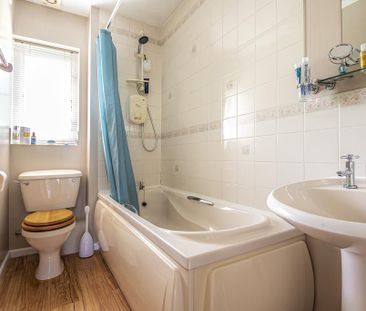 2 bedroom end of terrace house to rent - Photo 1