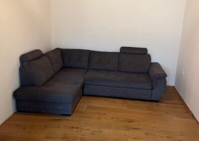 Reihenhaus mit Wirtschaftsgebäude und Doppelgarage - Foto 1