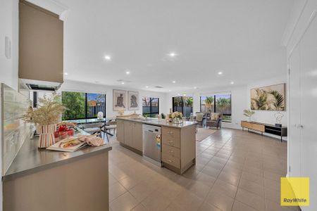 Family Home Calling! - Photo 2