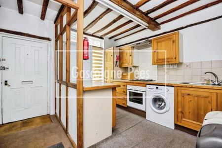 Town Centre Farnham - Photo 4