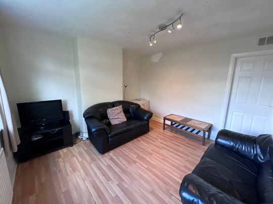 Fourth Avenue, Tang Hall - P1419 - Photo 1