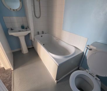 3 bedroom House To Let Total Size: 980 SQ FT - Photo 6