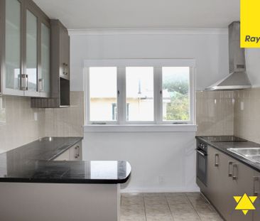 Discover your new home in the heart of Mount Roskill, Auckland! - Photo 4