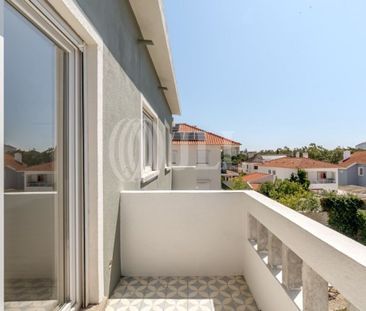 3 room luxury Flat for rent in Sao Joao (Estoril), Cascais, Lisbon - Photo 2