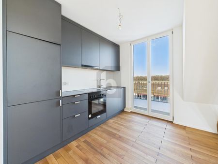 LIGHT-FLOODED WITH FREE VIEW - Photo 2