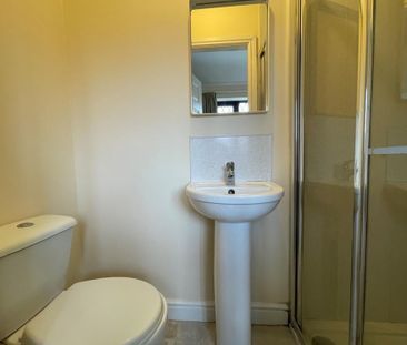 1 bedroom in a house share to rent - Photo 6