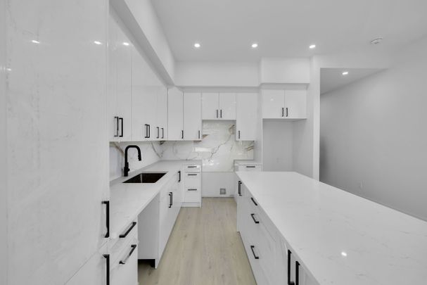 For Lease - 472 MUTUAL Street, Overbrook - Castleheights and Area, Ontario - Photo 1