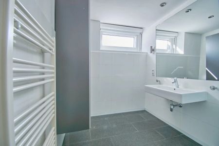 TRAUMHAFTE DG-WOHNUNG MIT BLICK AUF DIE KARLSKIRCHE! - Foto 4