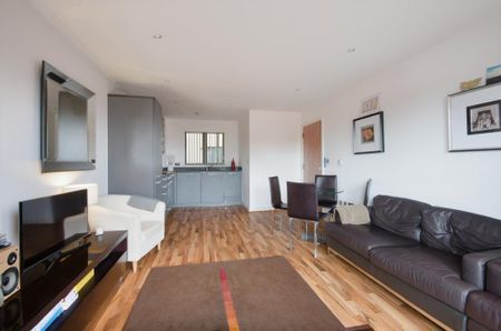 1 bedroom flat to rent - Photo 2