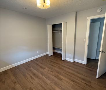 3 Bed 2 bath upper suite in black mountain - Photo 6