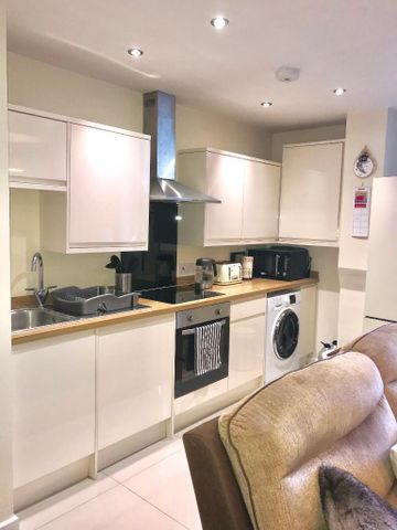 2 bedroom apartment to rent - Photo 4