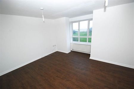 2 bed apartment to rent in Bents Park Road, South Shields, NE33 - Photo 3