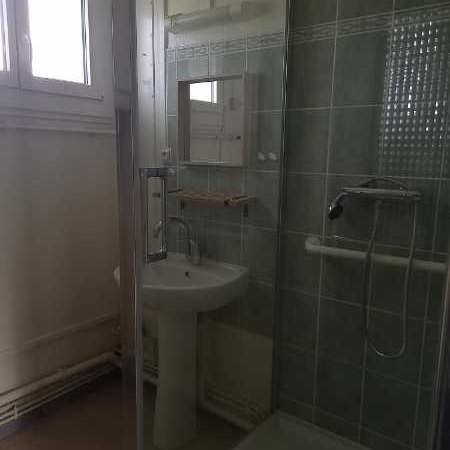 Location : Appartement 4 pièces 71 m2 – VIEUX CHARMONT - Photo 4