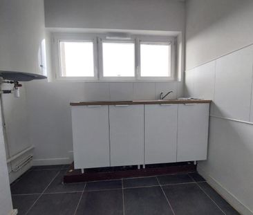 Location Appartement 3 pièces 53m² ELBEUF 76500 - Photo 4