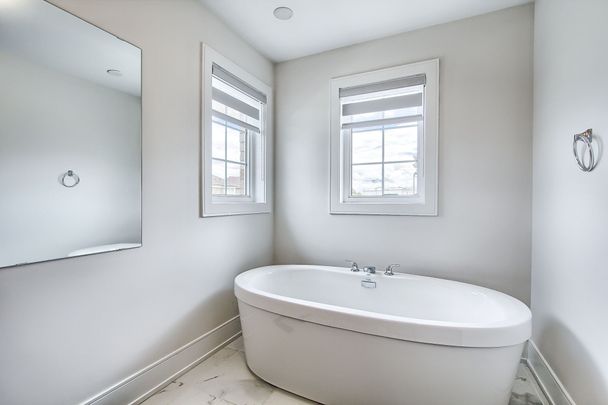 For Lease - 190 Walter English Drive, East Gwillimbury, Ontario - Photo 1