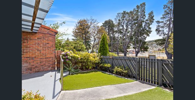 Stylish Living Near the Shore - Photo 1