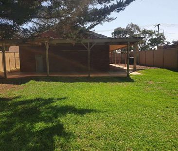 Modern Living with air conditioning! - Photo 2