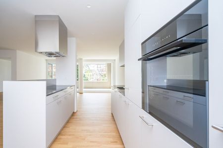 Move in and enjoy - Photo 4