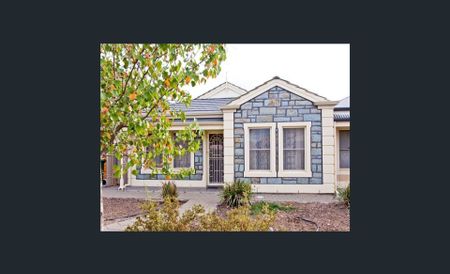 Beautiful Two Bedroom in Great Location - Photo 2