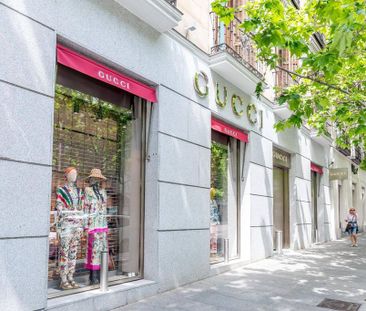 4 room luxury penthouse for rent in Madrid, Spain - Photo 1