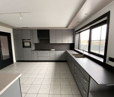 Ruime beletagewoning met vier slaapkamers - Photo 2