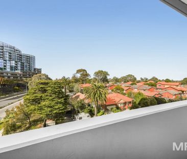 Modern living with resort style facilities - Photo 5