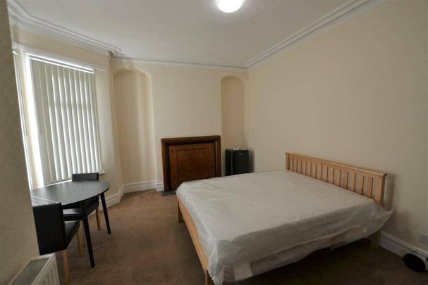 1 bedroom in a house share to rent - Photo 1