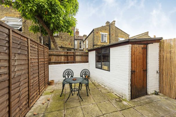 Townmead Road, Fulham, SW6 - Photo 1