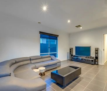 “This family-friendly 3 Bedroom home is surrounded by parks, walkin... - Photo 6