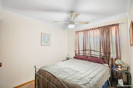 Charming Family Home in Point Vernon - Photo 5