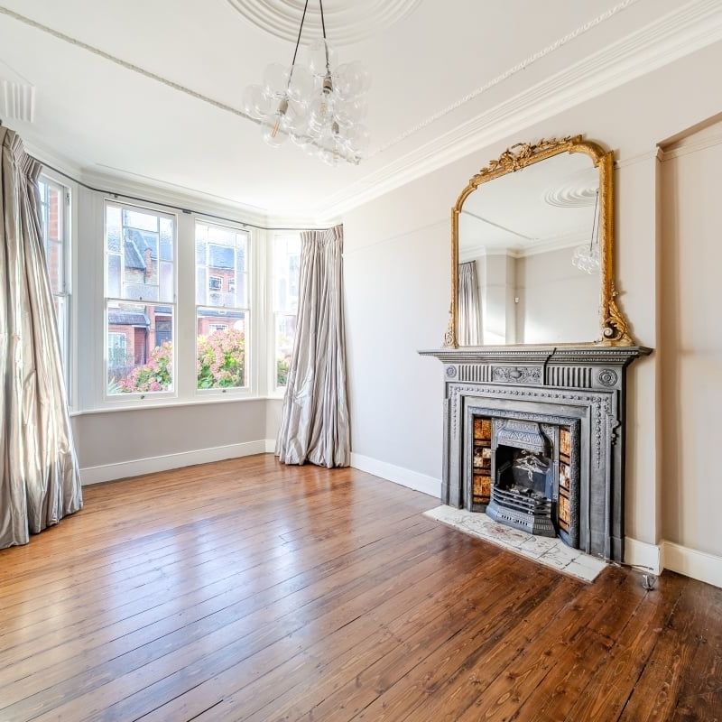 5 bedroom end of terrace house to rent - Photo 1