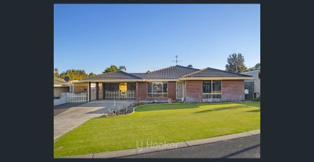 Spacious Family Home with Workshop - Photo 4