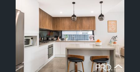 A Contemporary Masterpiece of Luxury Living - Photo 3