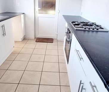 2 bedroom semi-detached house to rent - Photo 3