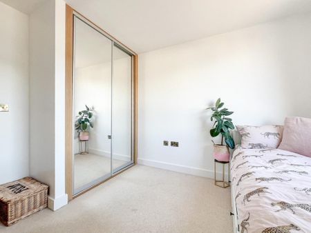 2 bedroom apartment to rent - Photo 4