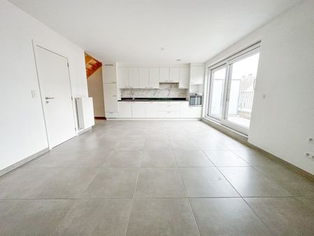 Ruim 2slpk appartement in het centrum van Waarschoot - Foto 2