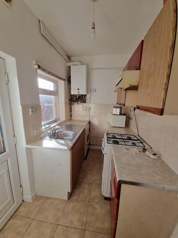 2 bedroom terraced house to rent - Photo 5