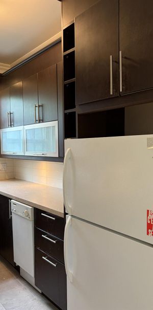 3 Bedrooms - 2384 Avenue Beaconsfield, Montréal - Photo 1